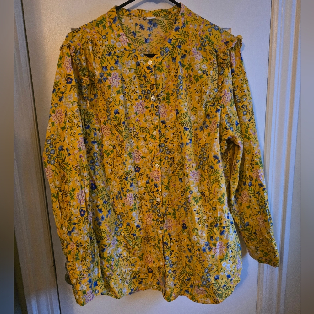 Oldnavy Yellow Shirt with flowers 💐 on it Long Sleeve Button Down Shirt